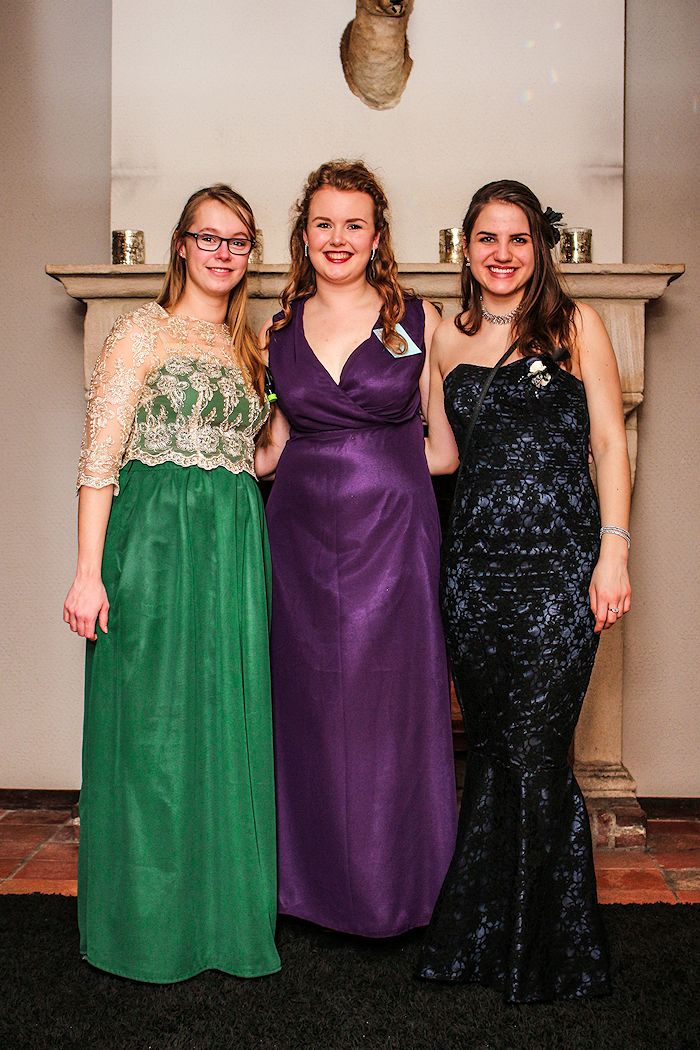 Sewingridd and the 7 gowns