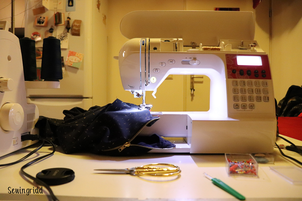Granny's tips on setting in sleeves - basic rules that always apply. Tutorial by Sewingridd