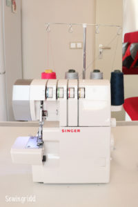 Tutorial on how to sew flat felled seams (flatlock) by Sewingridd