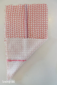 Tutorial on how to sew flat felled seams (flatlock) by Sewingridd
