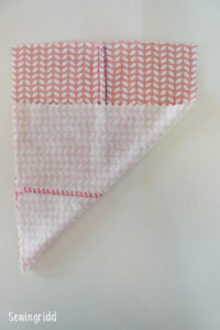 Tutorial on how to sew flat felled seams (flatlock) by Sewingridd