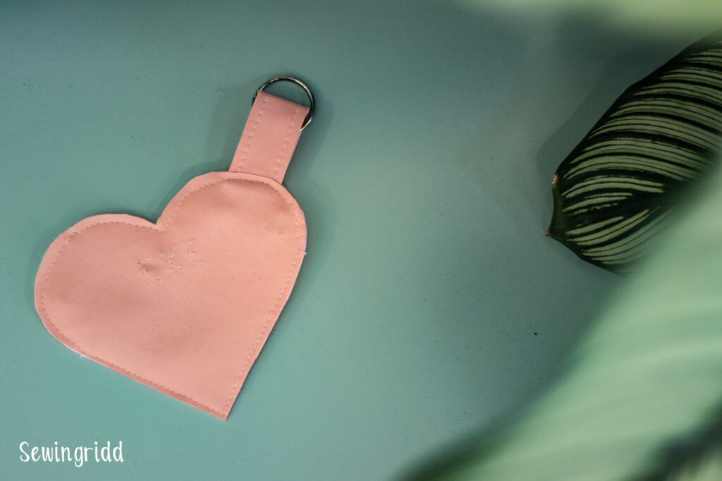 Heart shaped pouch for mothersday - by Sewingridd