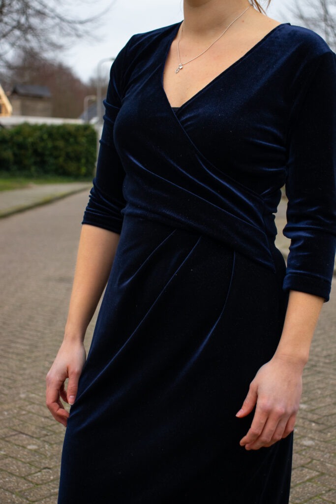Glitter velvet dress - Knipmode jurken van janice 10 2017 - sewn by Sewingridd